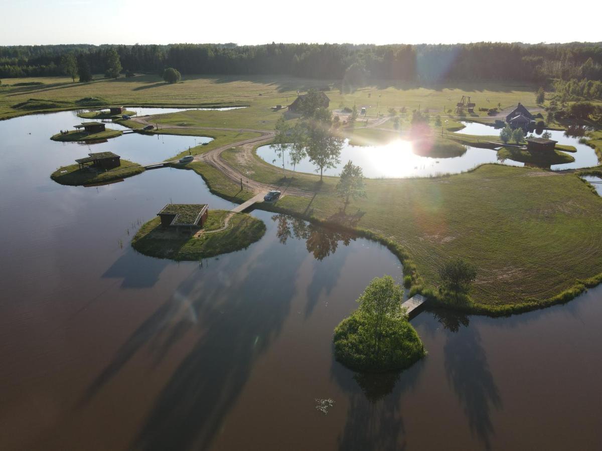 Diksalas Hotel Gulbene Bagian luar foto